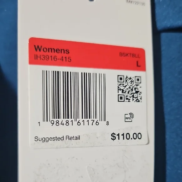 NWT Nike Sabrina. Size L
Dri-FIT Loose Full-Zip Basketball Hoodie - Picture 3 of 6